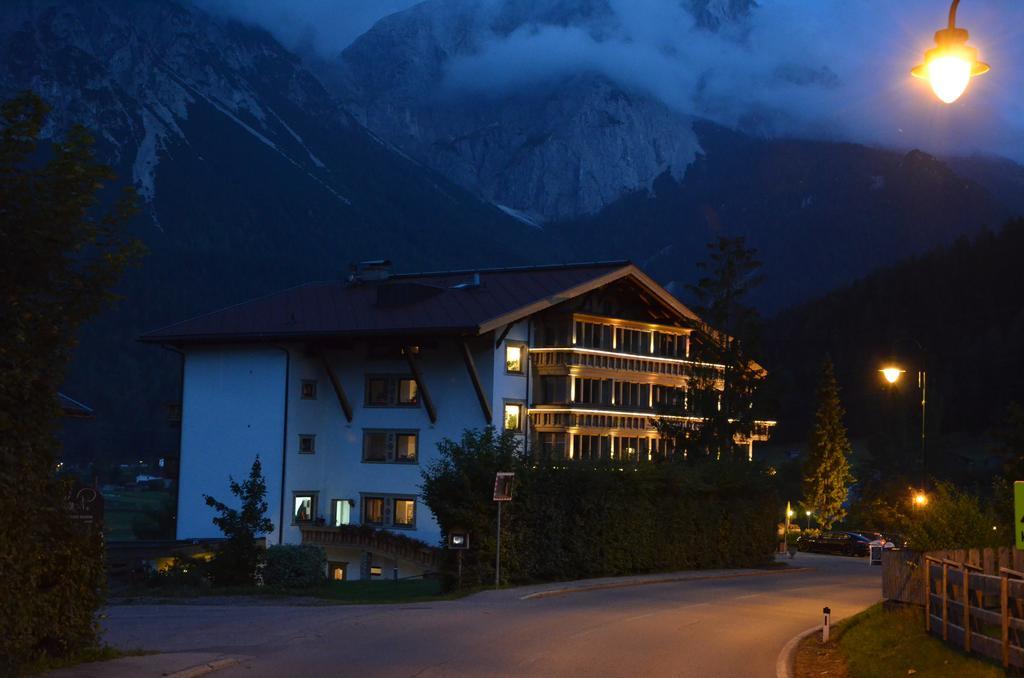 Sporthotel Zugspitze Lermoos Exterior photo