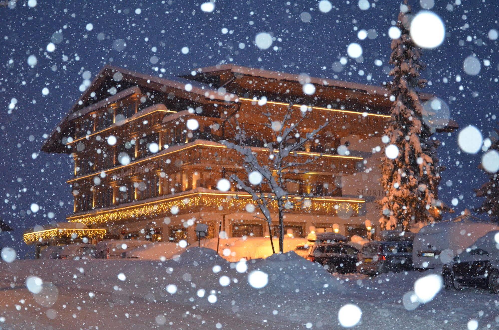 Sporthotel Zugspitze Lermoos Exterior photo