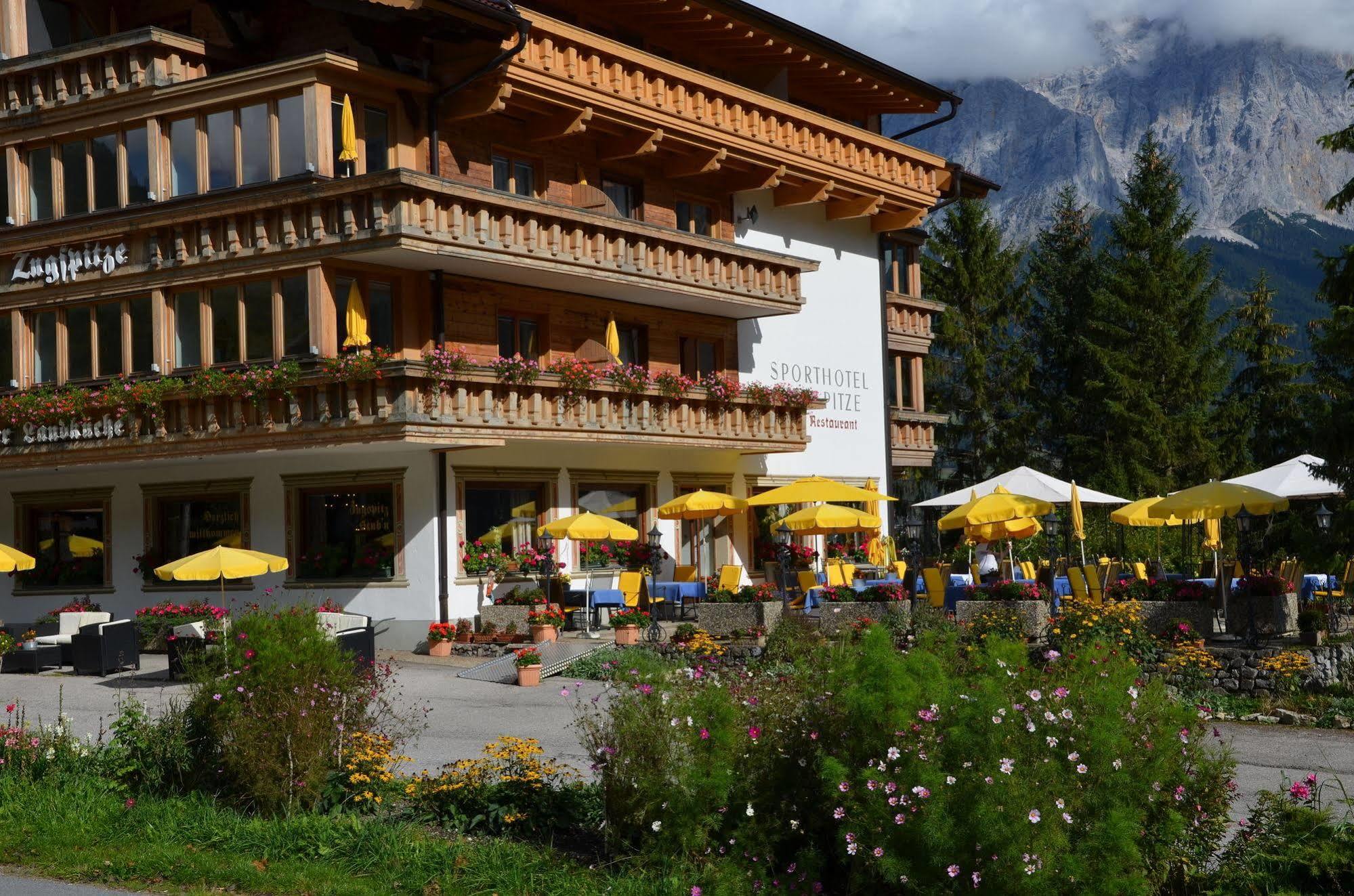 Sporthotel Zugspitze Lermoos Exterior photo