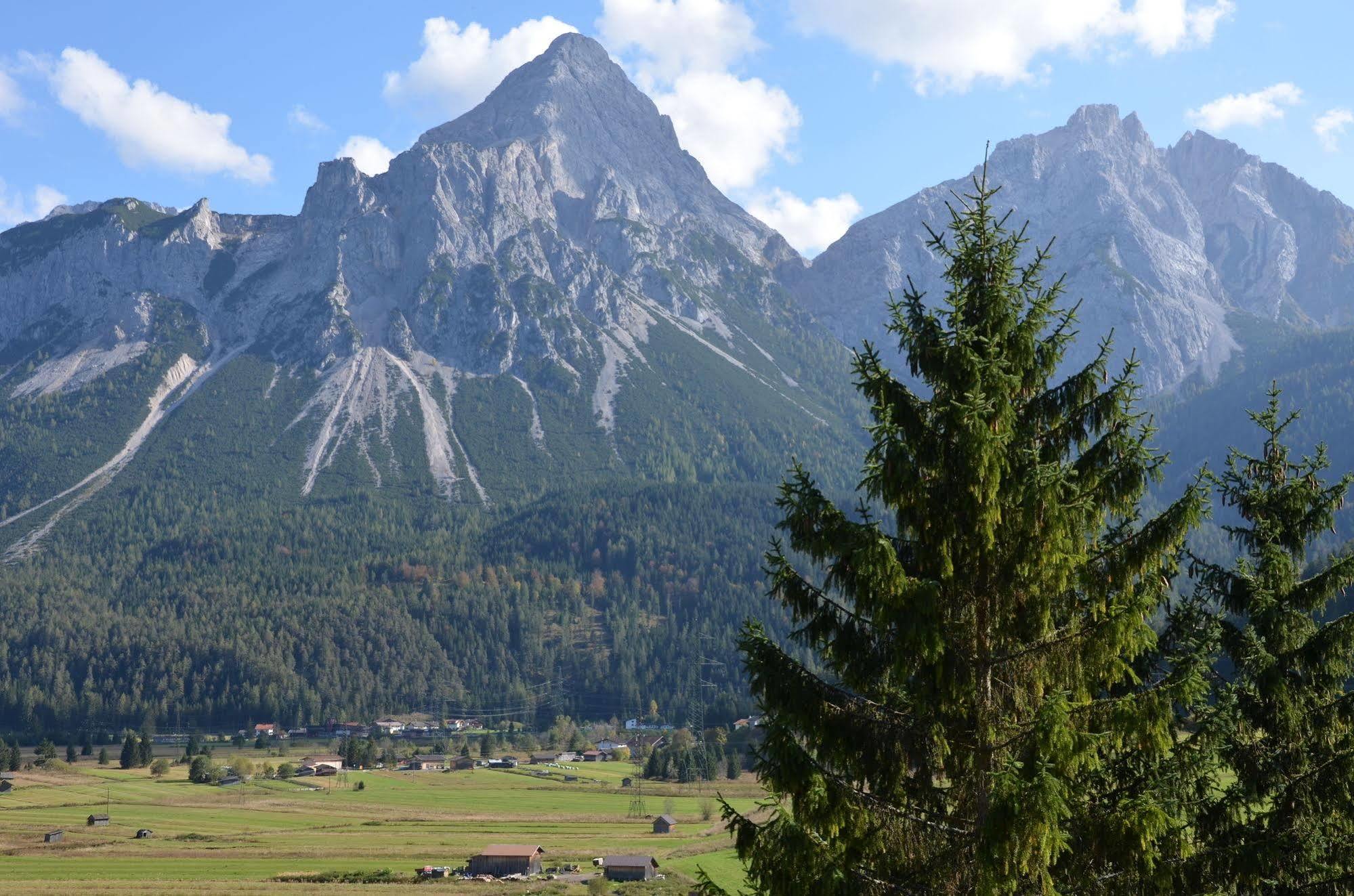 Sporthotel Zugspitze Lermoos Exterior photo